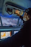 Simrad GO9 XSE 9-inch Chartplotter and Fish Finder — image 9