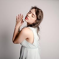 Kate Seamless Paper Backdrop 53″ x 16.4′ Arctic White — image 3