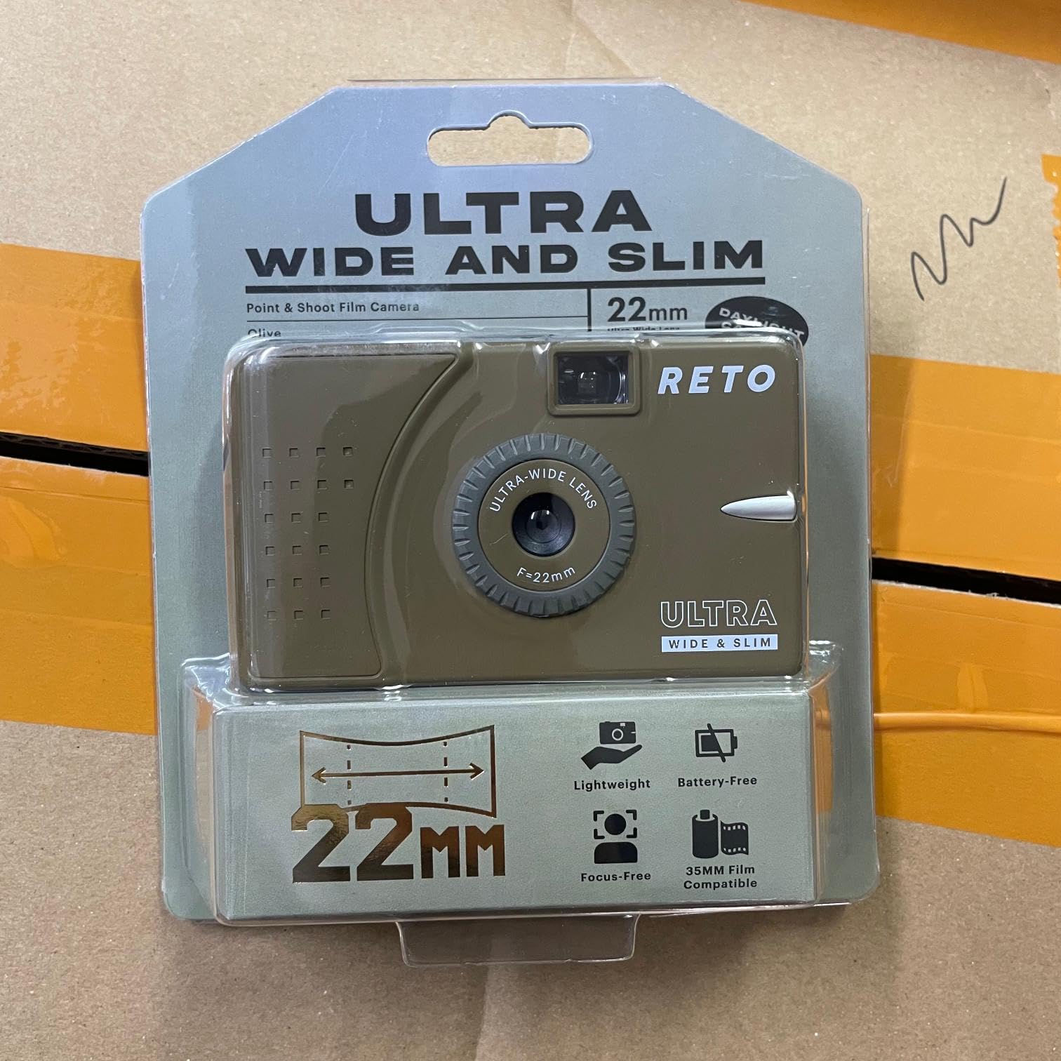 RETO Ultra Wide and Slim 35mm Reusable Daylight Film Camera, 22mm Wide Angle Lens, Focus-free, Lightweight, Easy to Operate, Dark Grey